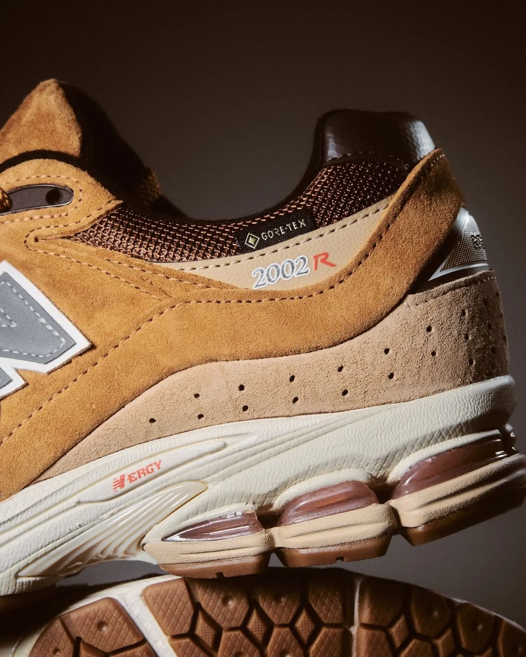 【国内 6/16 発売予定】GORE-TEX × New Balance M2002 RXG “Wheat” (ゴアテックス ニューバランス)