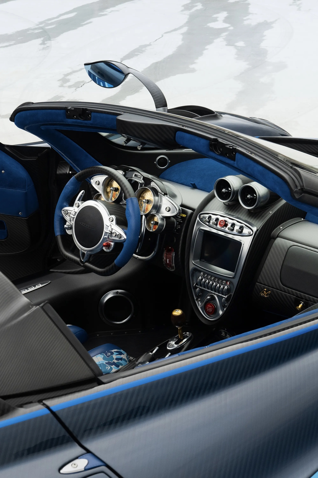 12/24 発売！Pagani Huayra Roadster BC × A BATHING APE (パガーニ ウアイラ・ロードスターBC ア ベイシング エイプ)
