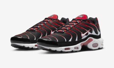 【国内発売】ナイキ エア マックス プラス “ブラック/ユニバーシティレッド” (NIKE AIR MAX PLUS “Black/University Red”) [DM0032-004]