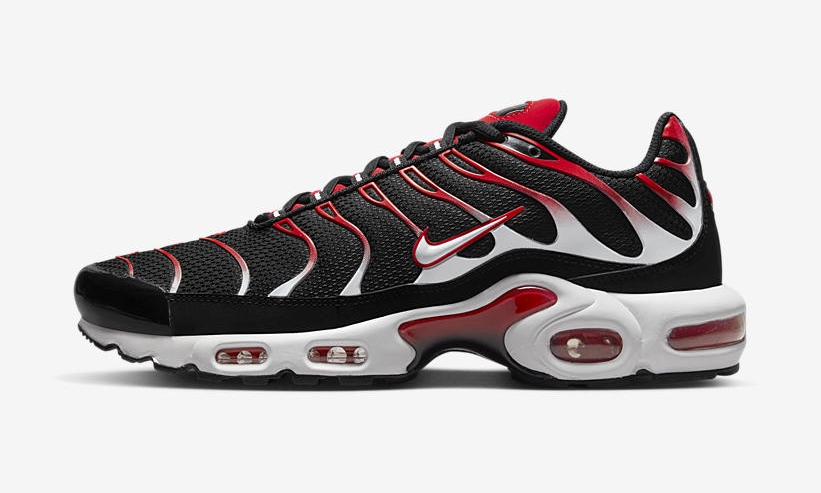 【国内発売】ナイキ エア マックス プラス “ブラック/ユニバーシティレッド” (NIKE AIR MAX PLUS “Black/University Red”) [DM0032-004]