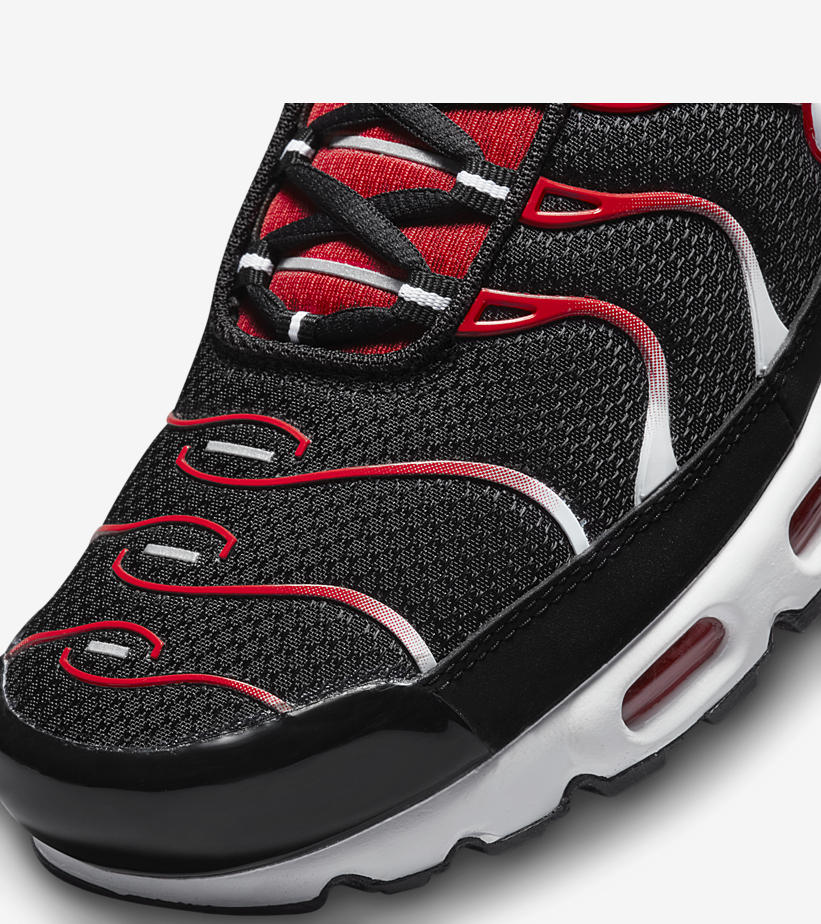 【国内発売】ナイキ エア マックス プラス “ブラック/ユニバーシティレッド” (NIKE AIR MAX PLUS “Black/University Red”) [DM0032-004]