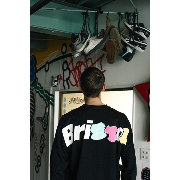 【2023年 初売り】F.C.R.B. × SNEAKERWOLF コラボが1/2 発売 (F.C. レアル ブリストル F.C.Real Bristol)