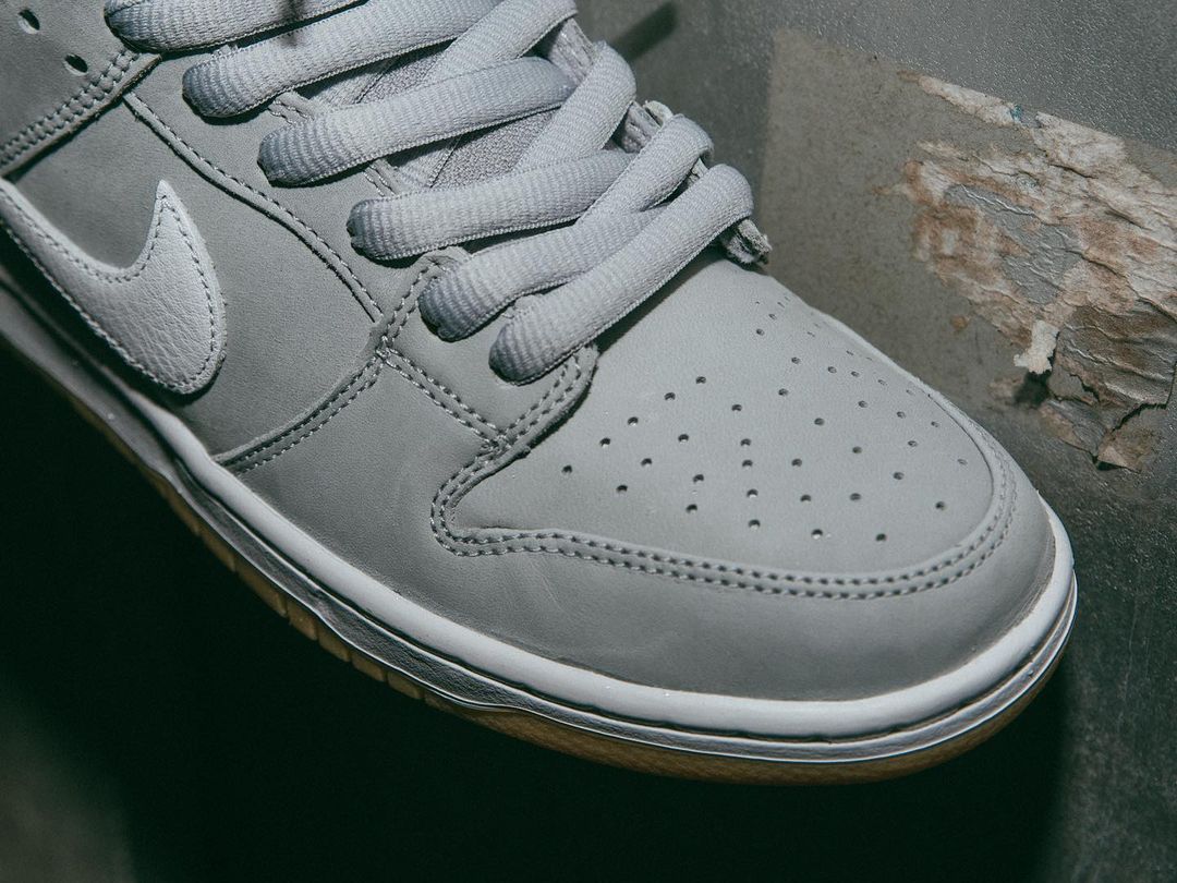 【国内 5/12 リストック】NIKE SB “Orange Label” DUNK LOW PRO ISO “Grey/Gum” (ナイキ エスビー “オレンジレーベル” ダンク ロー プロ “グレー/ガム”) [DV5464-001]