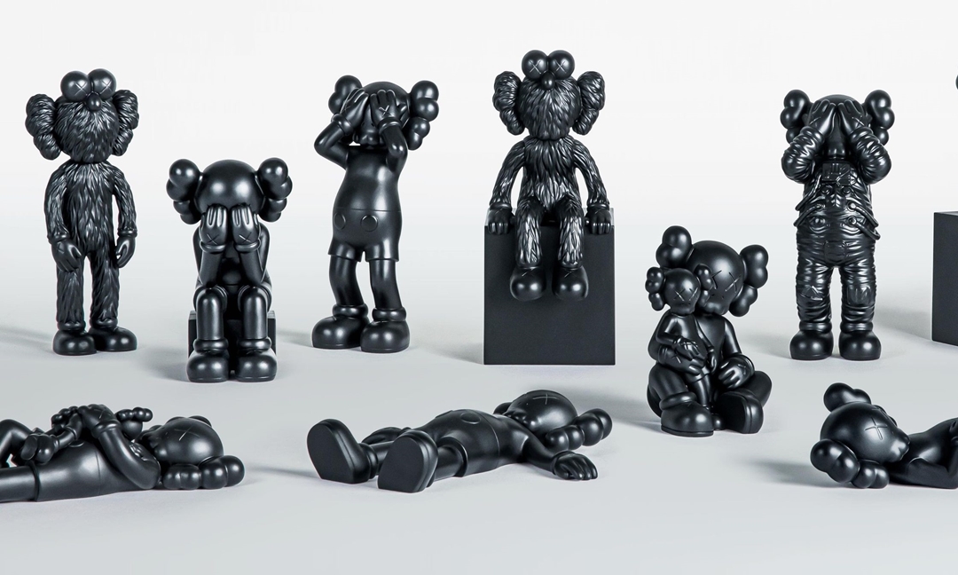 KAWS "bronze editions"が海外 12/19 (12/19 19:00) (カウズ "ブロンズ エディション")