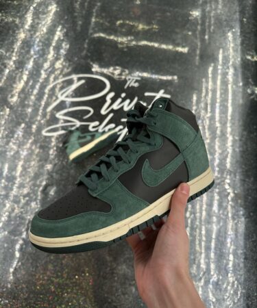 【国内 2/1 発売】ナイキ ダンク ハイ “ブラック/フェイデッドスプルース” (NIKE DUNK HIGH “Black/Faded Spruce”) [DQ7679-002]