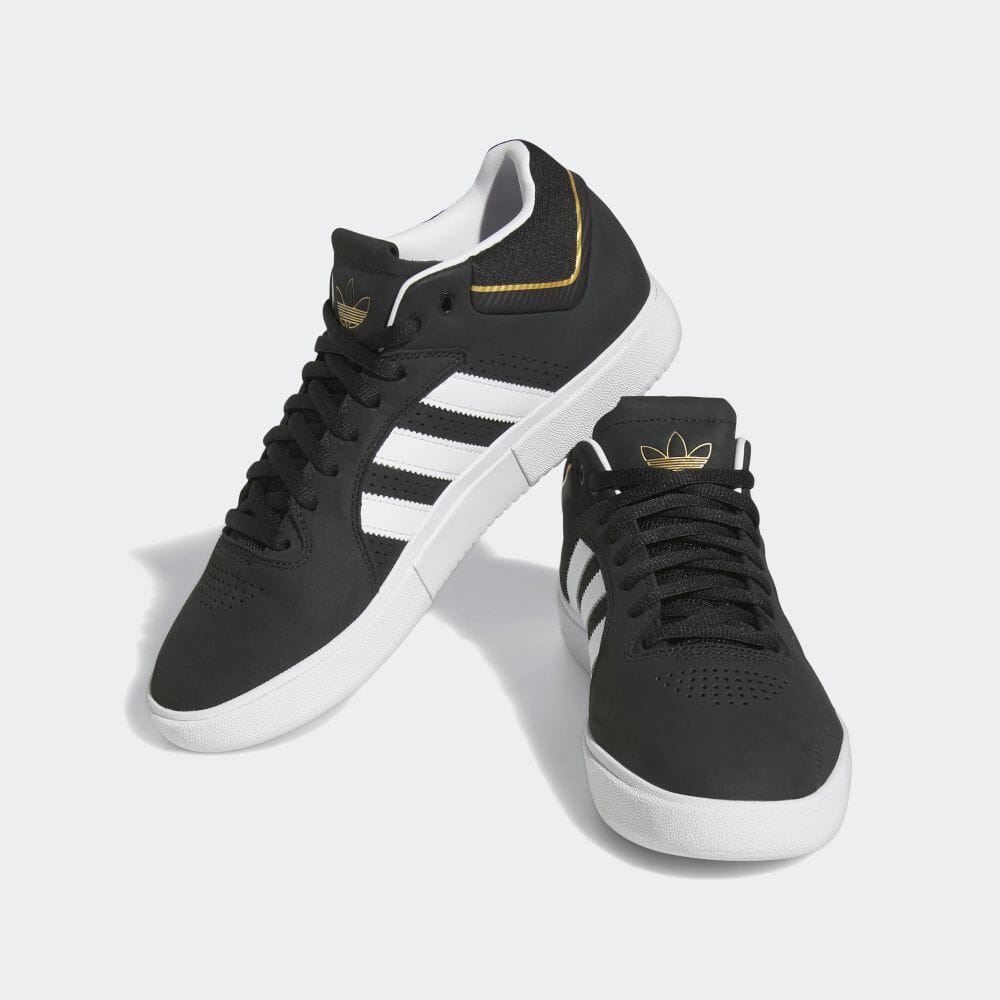 【国内 12/23 発売】adidas Skateboarding TYSHAWN "Black/White/Gold" (タイショーン・ジョーンズ アディダス スケートボーディング "コアブラック/フットウェアホワイト/ゴールドメタリック") [HQ2011]