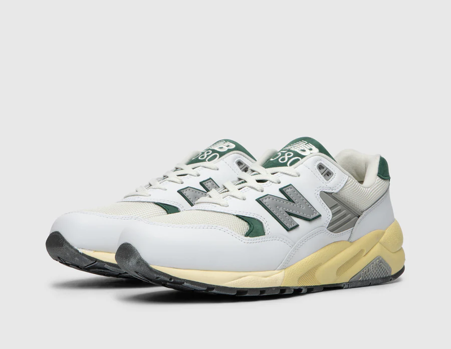 新品未使用　New Balance MT580 RCA WHITE/GREEN