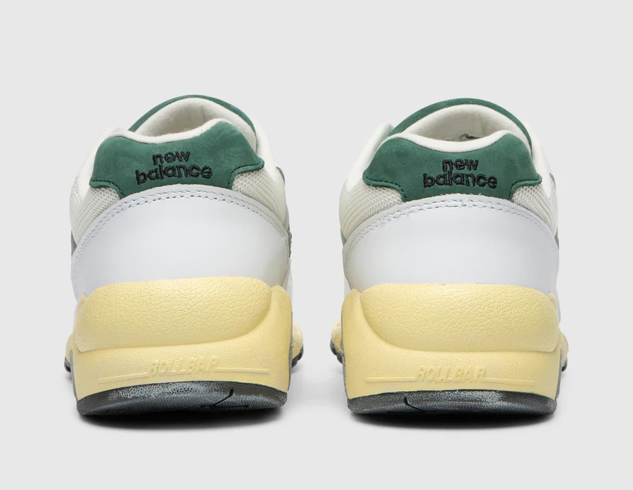 新品未使用　New Balance MT580 RCA WHITE/GREEN