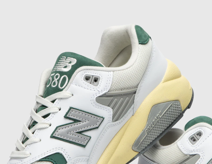 新品未使用　New Balance MT580 RCA WHITE/GREEN