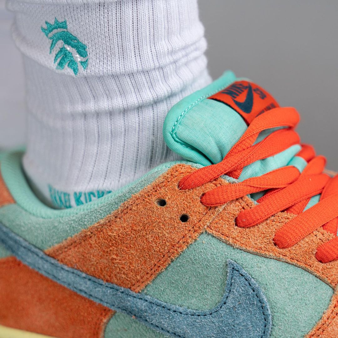 【国内 9/4 発売予定】ナイキ SB ダンク ロー プロ “オレンジ/エメラルドライズ” (NIKE SB DUNK LOW PRO “Orange and Emerald Rise”) [DV5429-800]