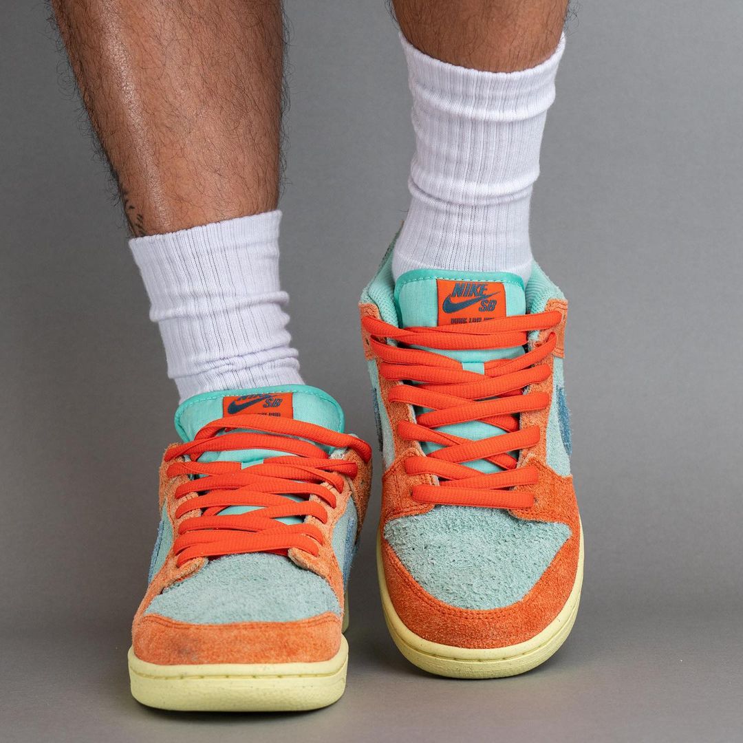 NikeSB Dunk Low  Orange and Emerald Rise