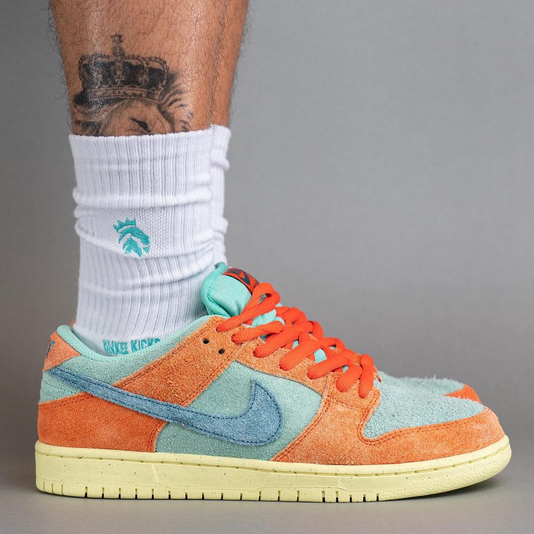 Nike SB Dunk Low Orange and Emerald Rise