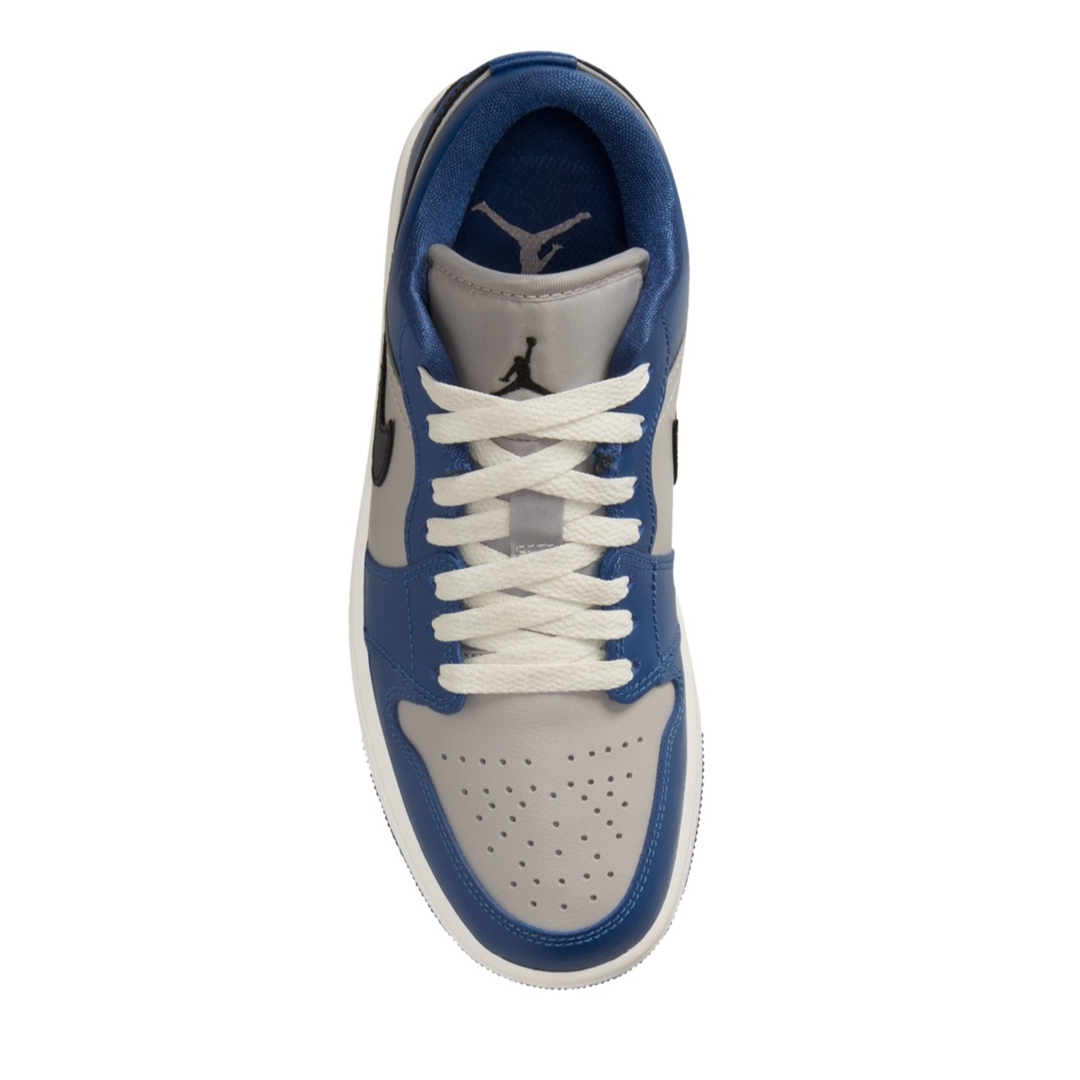 2023年 発売予定！ナイキ ウィメンズ エア ジョーダン 1 ロー “グレー/ネイビー/ホワイト” (NIKE WMNS AIR JORDAN 1 LOW “Grey/Navy/White”) [DC0774-402]