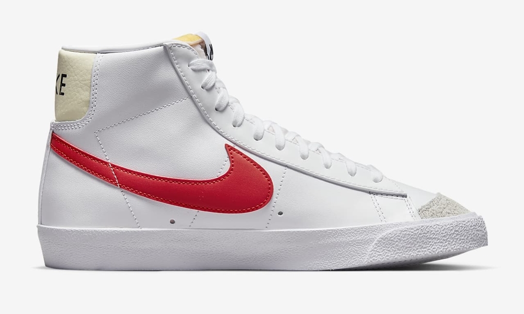 海外発売！ナイキ ブレーザー ミッド 77 ビンテージ “ホワイト/ピカンテレッド” (NIKE BLAZER MID 77 VINTAGE “White/Picante Red”) [BQ6806-122]