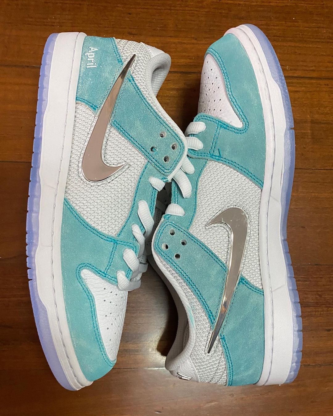 【国内 11/25、11/27 発売】April Skateboards x NIKE SB DUNK LOW “Turbo Green/Metallic Silver” (エイプリル スケートボード ナイキ SB ダンク ロー “ターボグリーン/メタリックシルバー”) [FQ8202-300/FQ8203-300/FD2562-400]