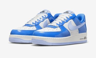【海外 2025年 4月 リストック予定】ナイキ エア フォース 1 ロー “ブルーパテント” (NIKE AIR FORCE 1 LOW “Blue Patent”) [FJ4801-400]