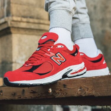 海外発売！New Balance M2002 RDR “Red” (ニューバランス)