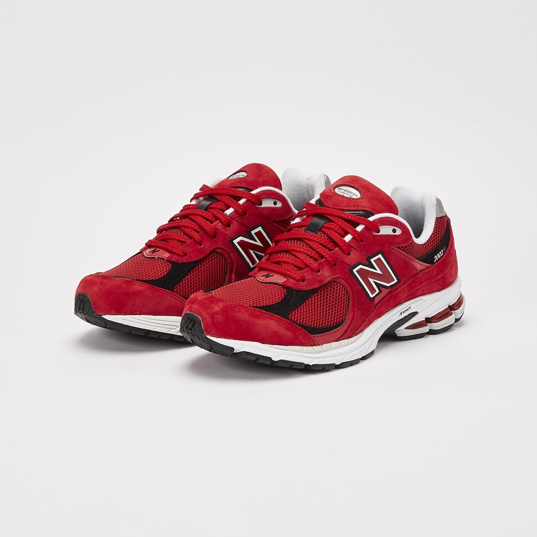 海外発売！New Balance M2002 RDR “Red” (ニューバランス)