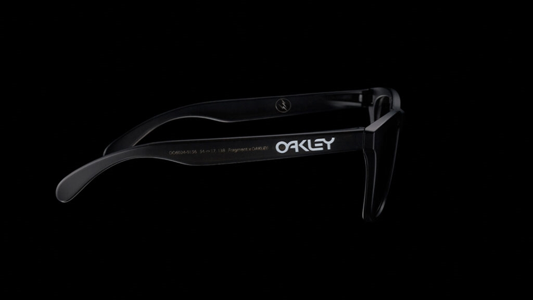 FRAGMENT × OAKLEY 新作コラボ 「Frogskins/アパレル」が1/19、「3色 Frogskins」が1/31 発売 (フラグメント オークリー “フロッグスキン” 藤原ヒロシ)