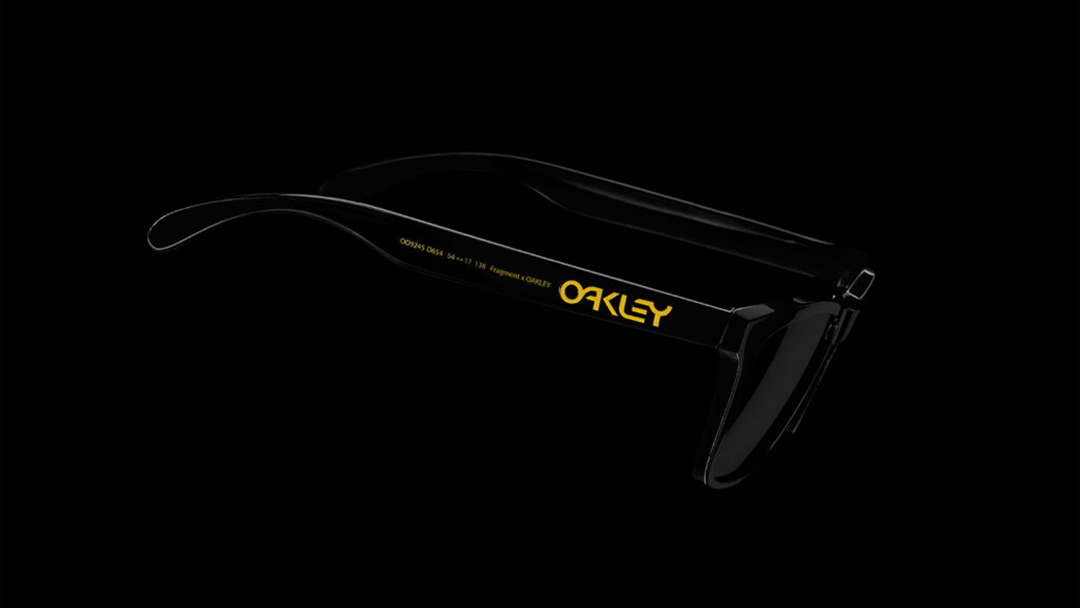 FRAGMENT × OAKLEY 新作コラボ 「Frogskins/アパレル」が1/19、「3色 Frogskins」が1/31 発売 (フラグメント オークリー “フロッグスキン” 藤原ヒロシ)