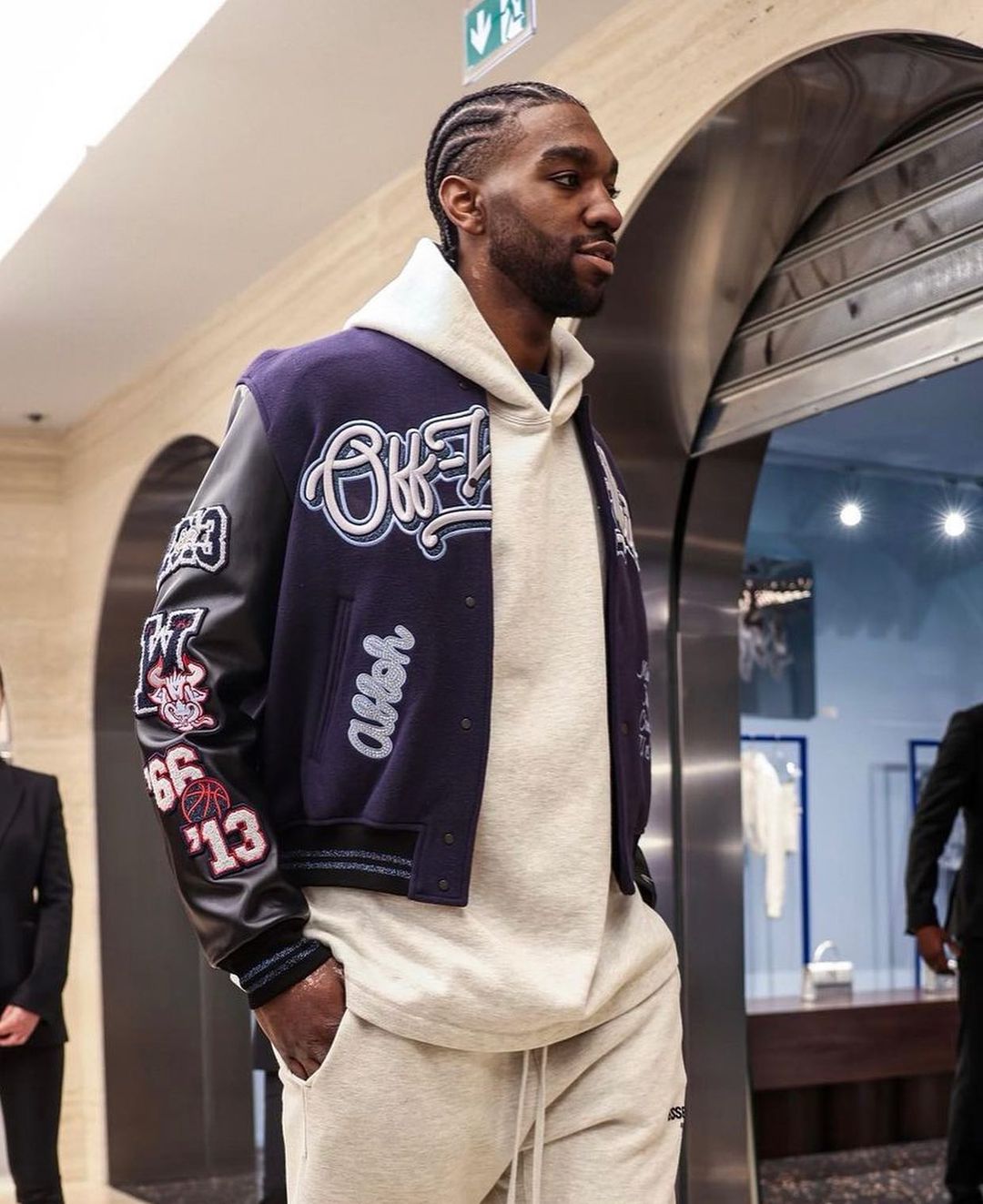 【海外 2/2 発売】OFF-WHITE × Chicago Bulls “Varsity jacket” (オフホワイト シカゴブルズ)