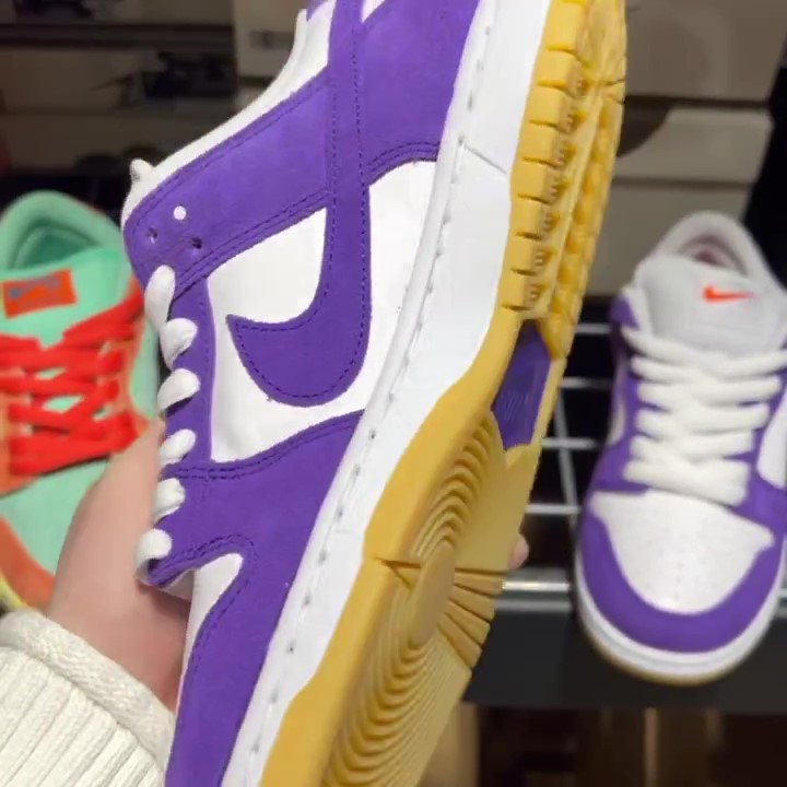 【10/25 リストック】NIKE SB “Orange Label” DUNK LOW ISO “Court Purple/Gum” (ナイキ エスビー “オレンジレーベル” ダンク ロー “コートパープル/ガム”) [DV5464-500]