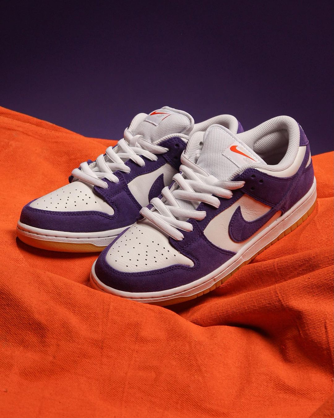 【10/25 リストック】NIKE SB “Orange Label” DUNK LOW ISO “Court Purple/Gum” (ナイキ エスビー “オレンジレーベル” ダンク ロー “コートパープル/ガム”) [DV5464-500]