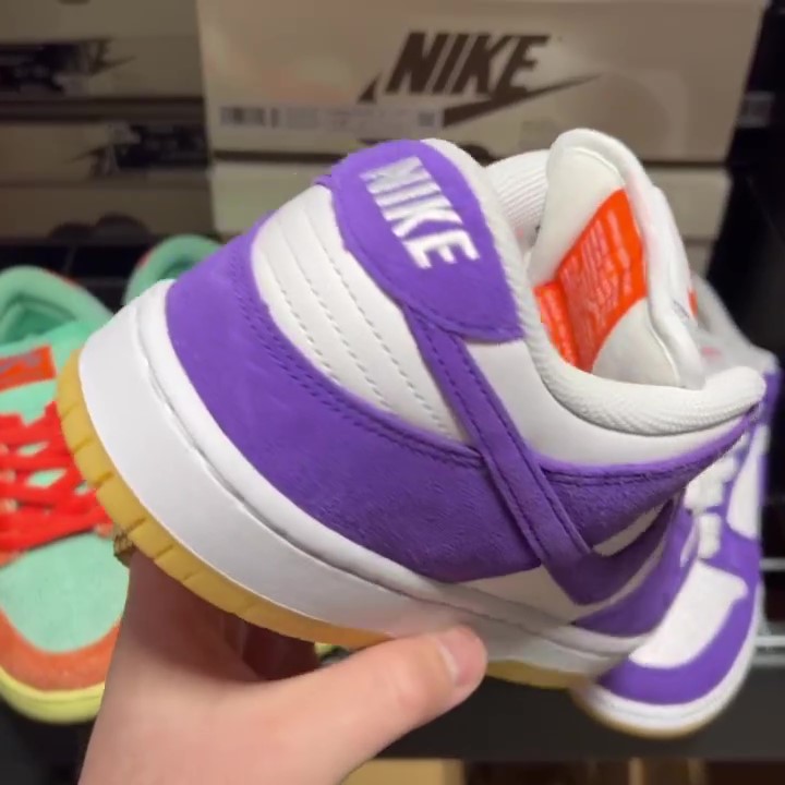 【10/25 リストック】NIKE SB “Orange Label” DUNK LOW ISO “Court Purple/Gum” (ナイキ エスビー “オレンジレーベル” ダンク ロー “コートパープル/ガム”) [DV5464-500]