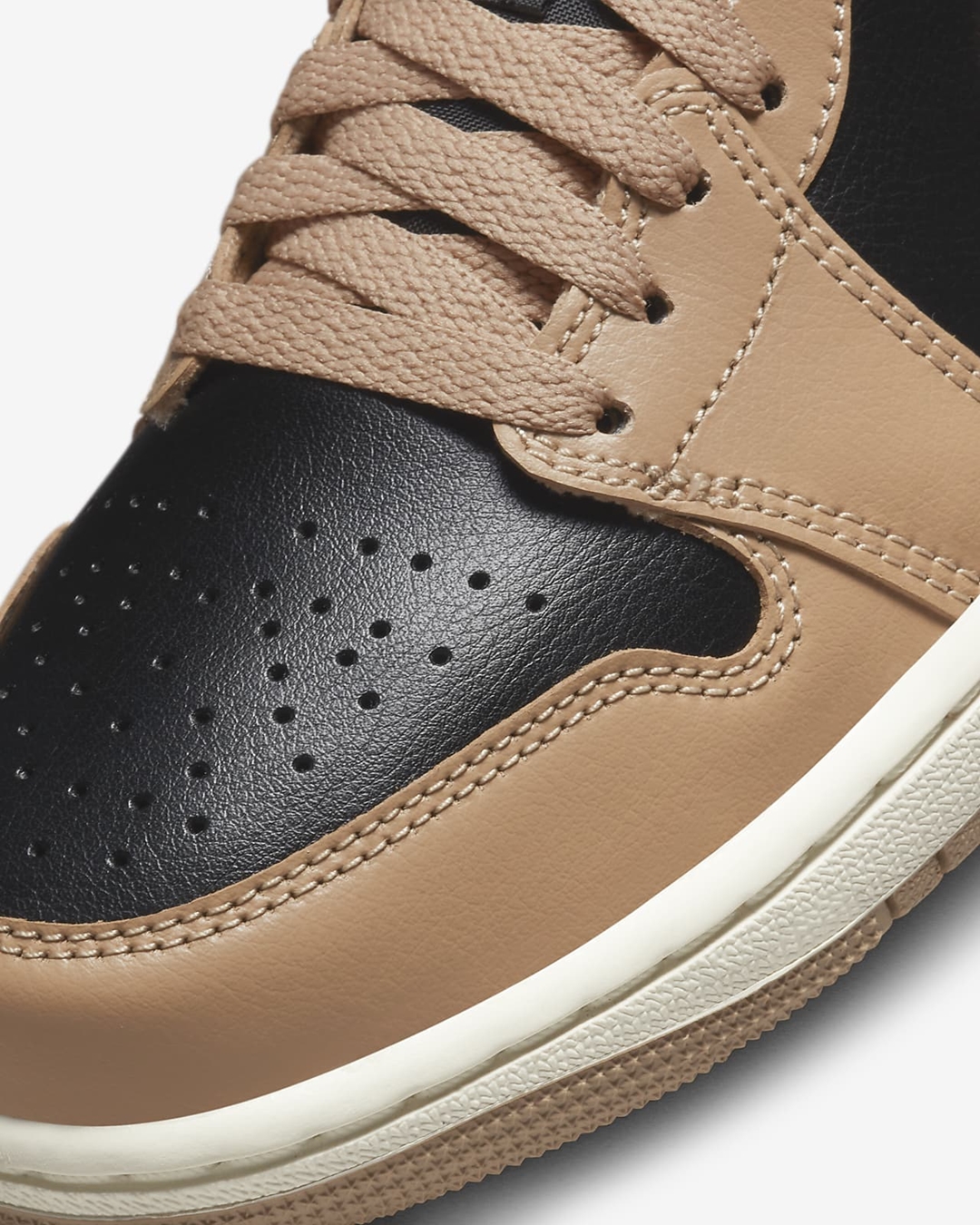 【国内 1/17 発売】エア ウィメンズ ジョーダン 1 ロー “デザート/セイル/ブラック” (NIKE WMNS AIR JORDAN 1 LOW “Desert/Sail/Black”) [DC0774-201]