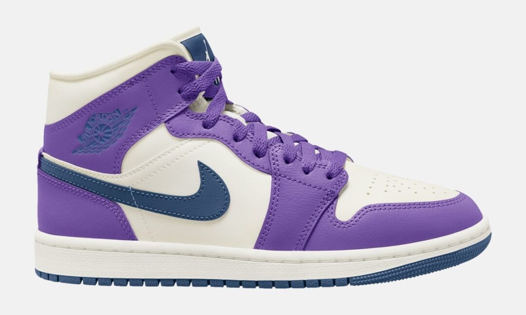 【国内 8/8 発売予定】ナイキ ウィメンズ エア ジョーダン 1 ミッド “セイル/パープル” (NIKE WMNS AIR JORDAN 1 MID “Sail/Purple”) [BQ6472-504]