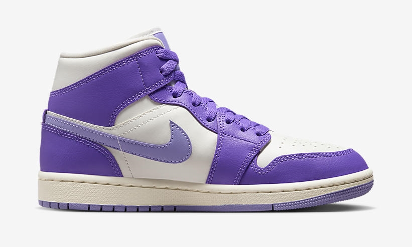 【国内 8/8 発売予定】ナイキ ウィメンズ エア ジョーダン 1 ミッド “セイル/パープル” (NIKE WMNS AIR JORDAN 1 MID “Sail/Purple”) [BQ6472-504]