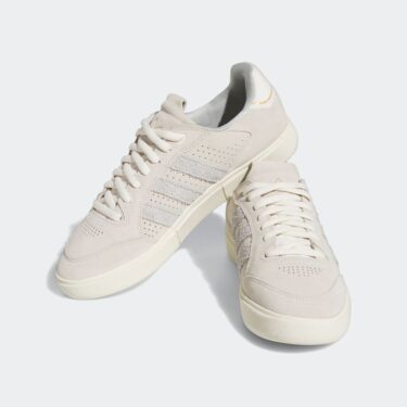 【国内 1/25 発売】adidas Skateboarding TYSHAWN LOW “Chalk White/Grey One” (タイショーン・ジョーンズ アディダス スケートボーディング ロー “チョークホワイト/グレーワン”) [HQ2006]