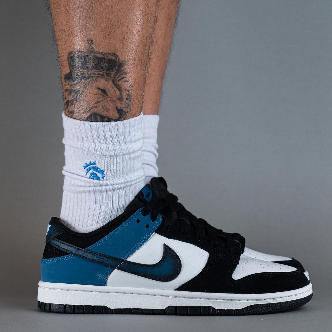 【国内 7/7 発売予定】ナイキ ダンク ロー レトロ “サミットホワイト/インダストリアルブルー” (NIKE DUNK LOW RETRO“Summit White/Industrial Blue”) [FD6923-100]