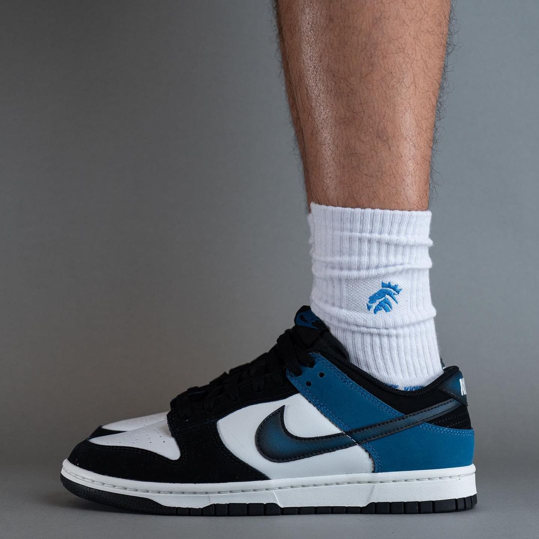 【国内 7/7 発売予定】ナイキ ダンク ロー レトロ “サミットホワイト/インダストリアルブルー” (NIKE DUNK LOW RETRO“Summit White/Industrial Blue”) [FD6923-100]