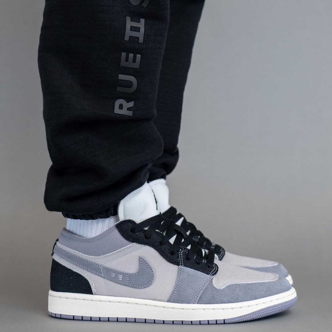 【国内 8/1 発売予定】NIKE AIR JORDAN 1 LOW SE “Inside Out/Tech Grey/Black” (ナイキ エア ジョーダン 1 ロー SE “インサイドアウト/テックグレー/ブラック”) [DZ4135-002]