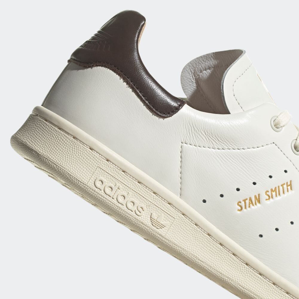 【国内 2/28 発売】ラグジュアリーなムードをまとったプレミアム・エディションのadidas Originals STAN SMITH LUX “White/Dark Brown” (アディダス オリジナルス スタンスミス ラックス “ホワイト/ダークブラウン”) [H06188]