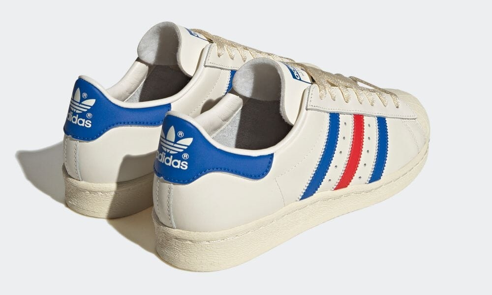 【国内 2/25 発売】アディダス オリジナルス スーパースター 82 “クラウドホワイト/ブルードーン/レッド” (adidas Originals SUPERSTAR 82 “Cloud White/Blue Dawn/Red”) [HQ8876]