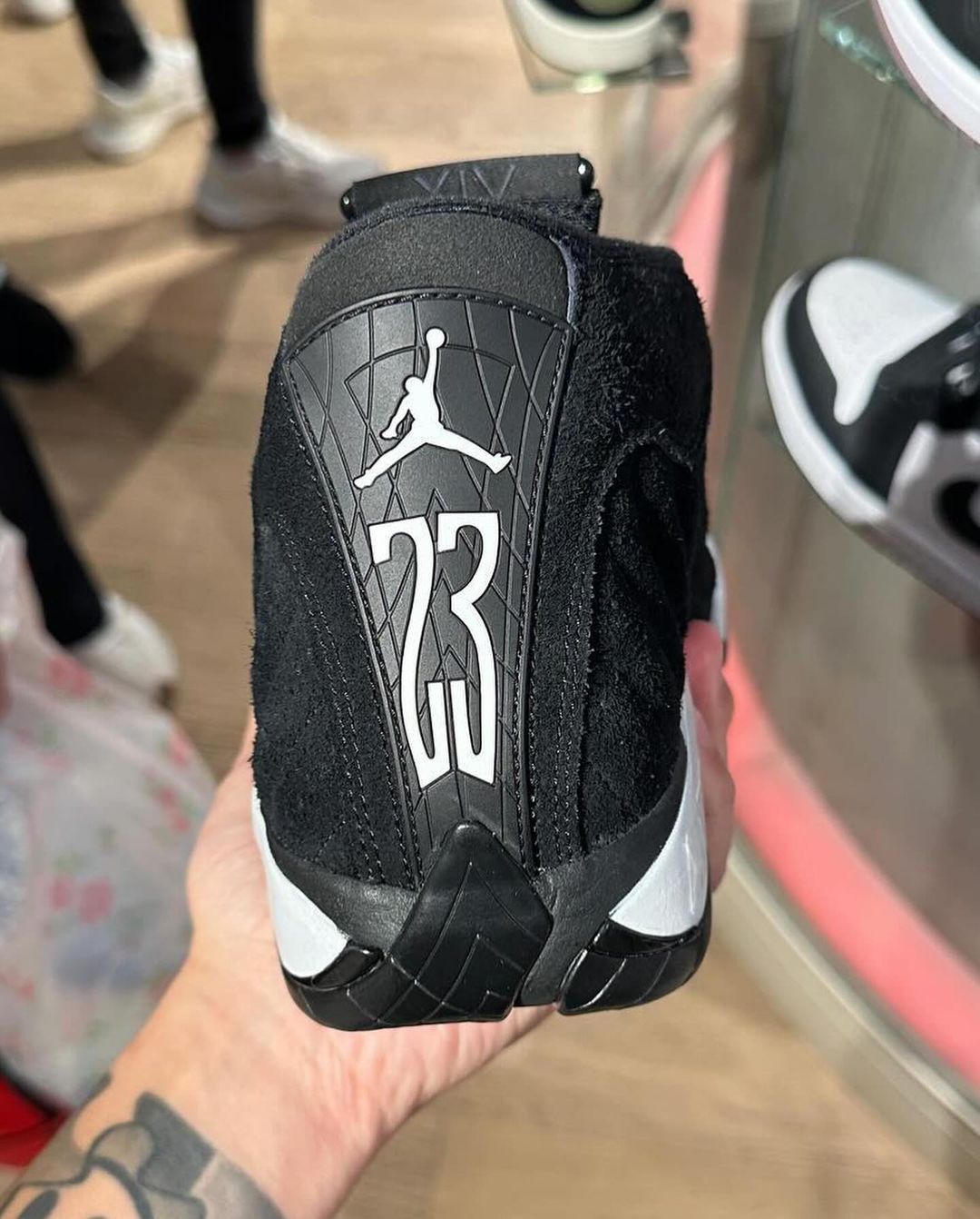 海外 12/23 発売予定！ナイキ エア ジョーダン 14 レトロ “ブラック/ユニバーシティレッド” (NIKE AIR JORDAN 14 RETRO “Black/University Red”) [487471-016]