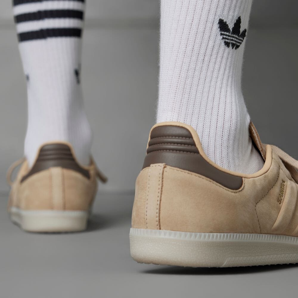 【国内 3/1 発売】アディダス オリジナルス サンバ “マジックベージュ/アースストレータ/アルミナ” (adidas Originals SAMBA “Magic Beige/Earth Straightener/Alumina”) [IG7600]