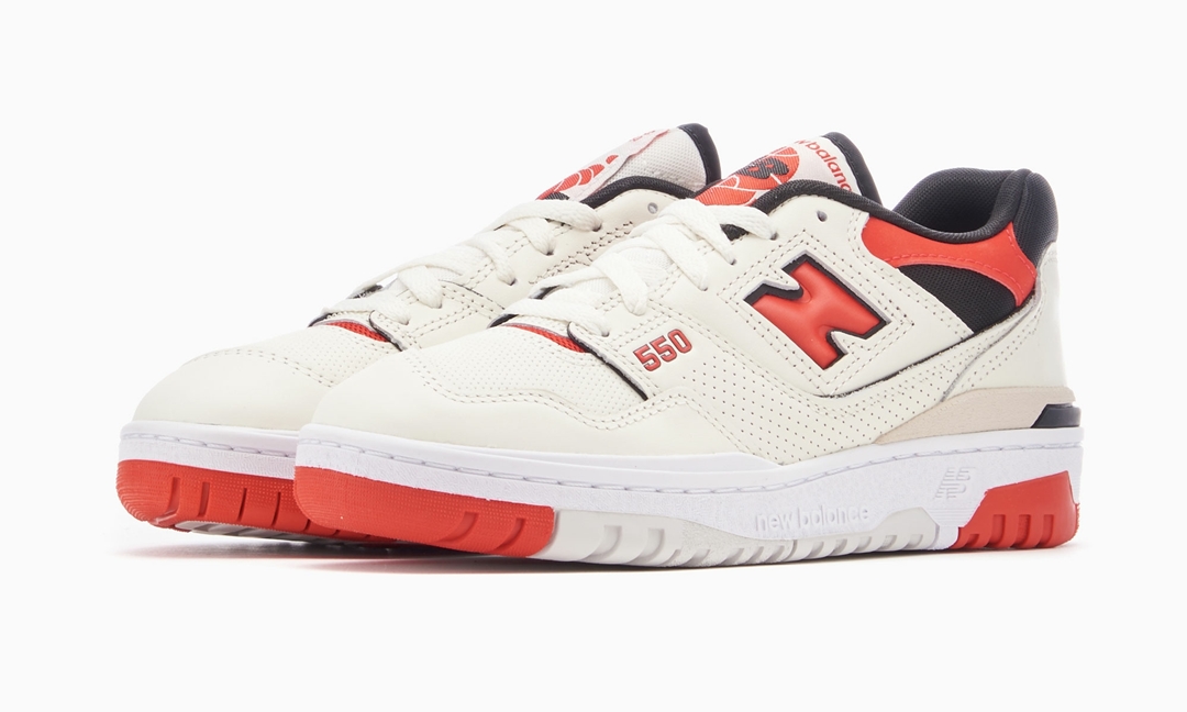 【国内 3/3 発売】New Balance BB550 VTB “Sea Salt/Red” (ニューバランス)