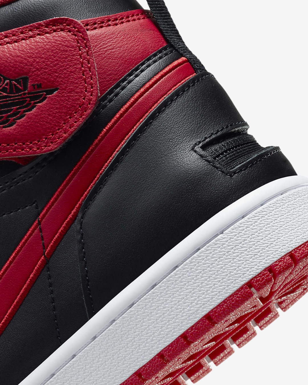 【国内 2/8発売】ナイキ エア ジョーダン 1 ハイ “ブレッド” (NIKE AIR JORDAN 1 HIGH FLYEASE “Bred”) [CQ3835-060]