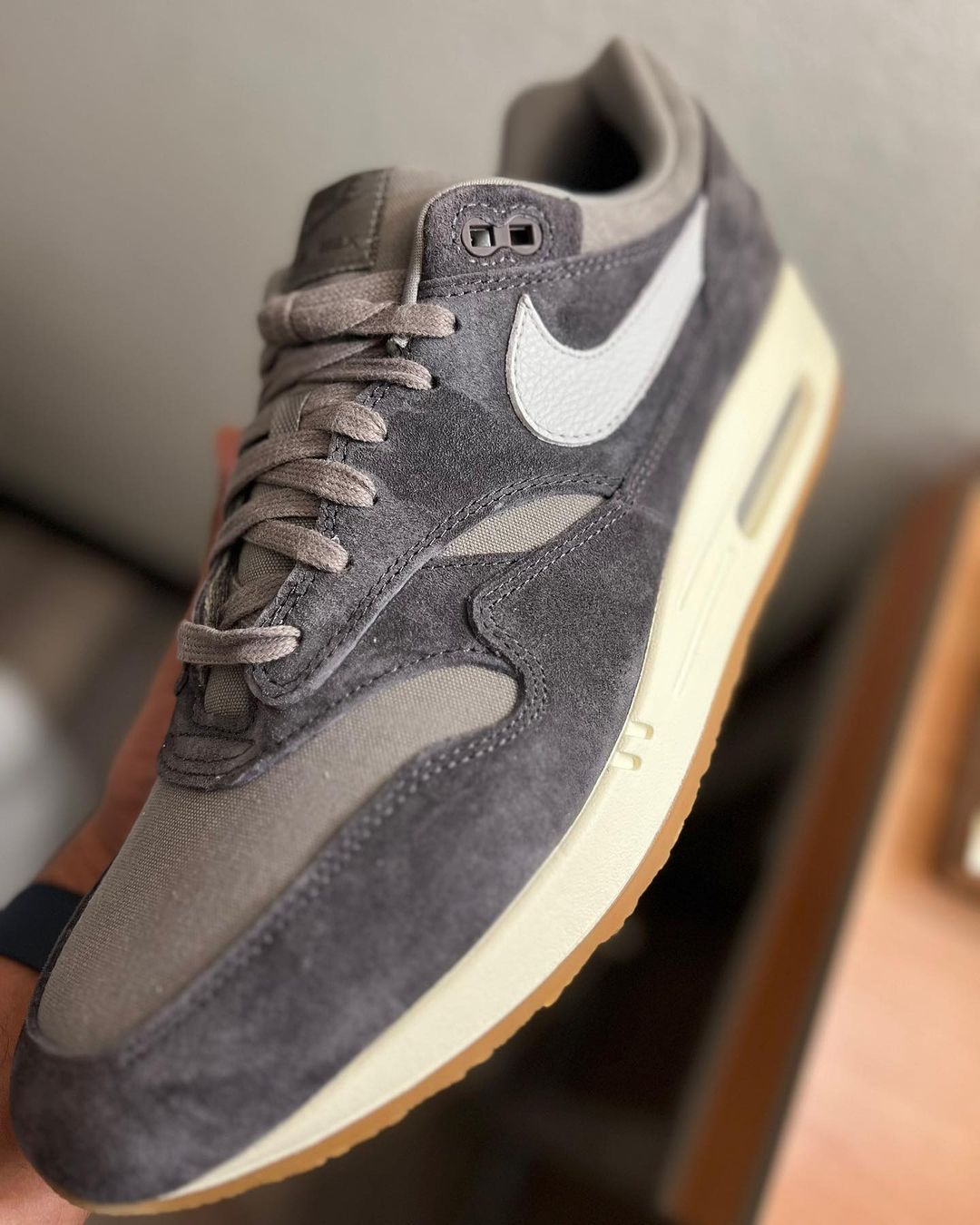 【国内 2/24 発売】ナイキ エア マックス 1 プレミアム “クレープ/ソフトグレー” (NIKE AIR MAX 1 PREMIUM “Crepe/Soft Grey”) [FD5088-001]