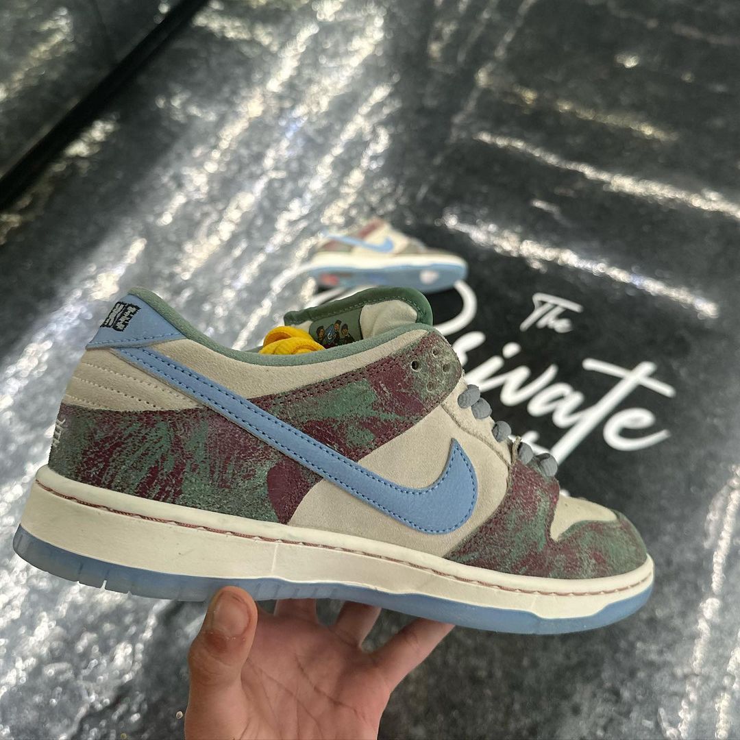 【国内 8/5 発売予定】クレンショースケートクラブ × ナイキ SB ダンク ロー (Crenshaw Skate Club NIKE SB DUNK LOW) [FN4193-100]