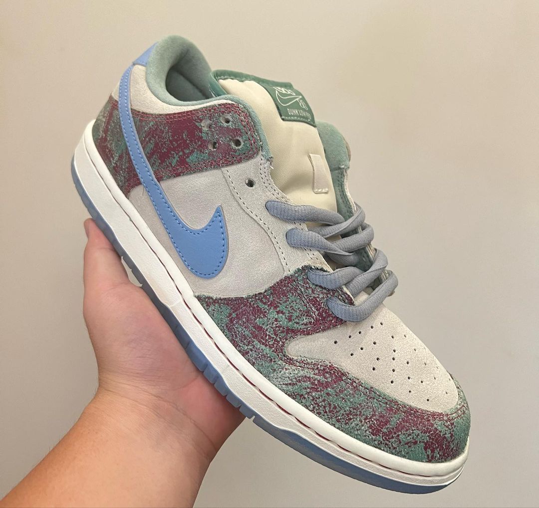 【国内 8/5 発売予定】クレンショースケートクラブ × ナイキ SB ダンク ロー (Crenshaw Skate Club NIKE SB DUNK LOW) [FN4193-100]