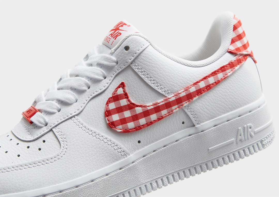 【国内 6/22、6/30 発売】ナイキ エア フォース 1 07 ロー ESS “ギンガムチェック/ホワイト” (NIKE AIR FORCE 1 07 LOW ESS “Gingham/White/Blue/Red”) [DZ2784-100/DZ2784-101]