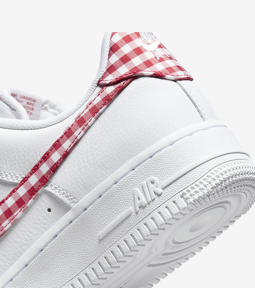 【国内 6/22、6/30 発売】ナイキ エア フォース 1 07 ロー ESS “ギンガムチェック/ホワイト” (NIKE AIR FORCE 1 07 LOW ESS “Gingham/White/Blue/Red”) [DZ2784-100/DZ2784-101]