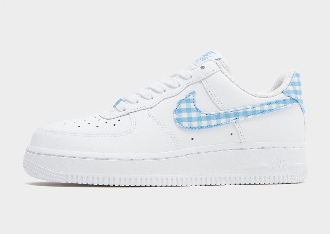 【国内 6/22、6/30 発売】ナイキ エア フォース 1 07 ロー ESS “ギンガムチェック/ホワイト” (NIKE AIR FORCE 1 07 LOW ESS “Gingham/White/Blue/Red”) [DZ2784-100/DZ2784-101]