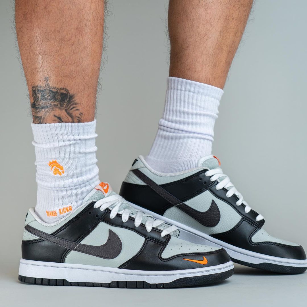 2023年 発売予定！ナイキ ダンク ロー “ミニスウッシュ/ホワイト/ブラック” (NIKE DUNK LOW “Mini Swoosh/White/Black”) [FN7808-001]