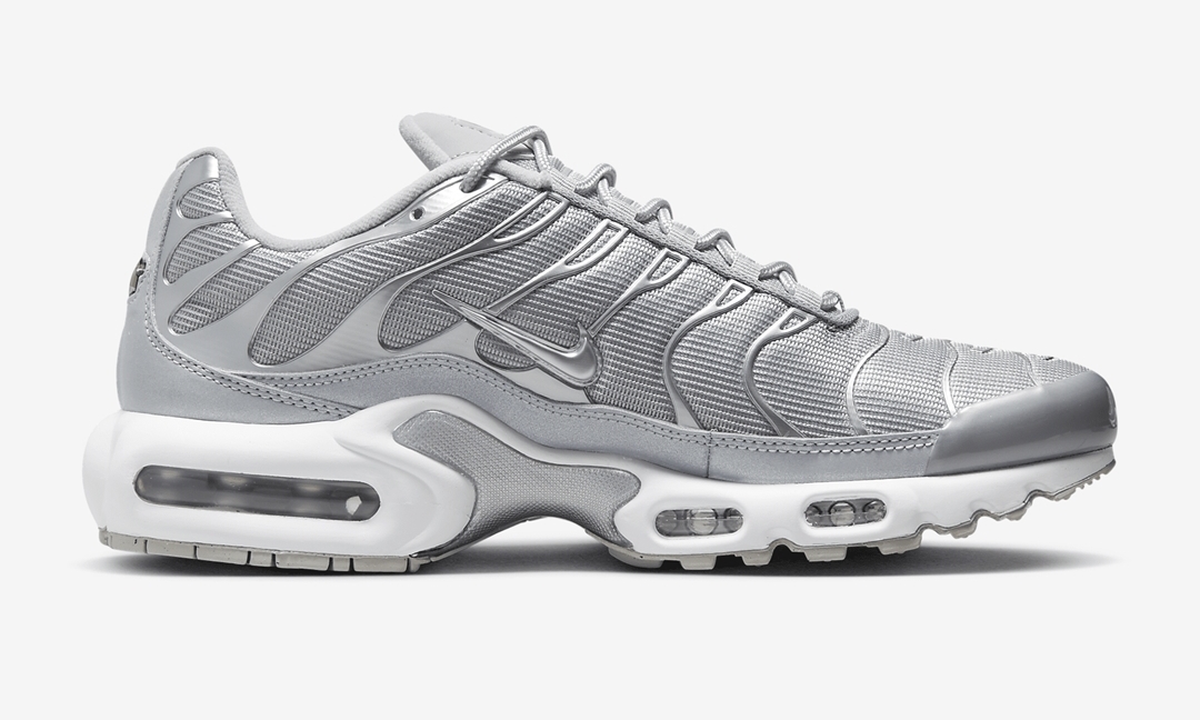 海外発売！ナイキ エア マックス プラス “メタリックシルバー/グレーフォグ” (NIKE AIR MAX PLUS “Metallic Silver/Grey Fog”) [FJ1012-095]