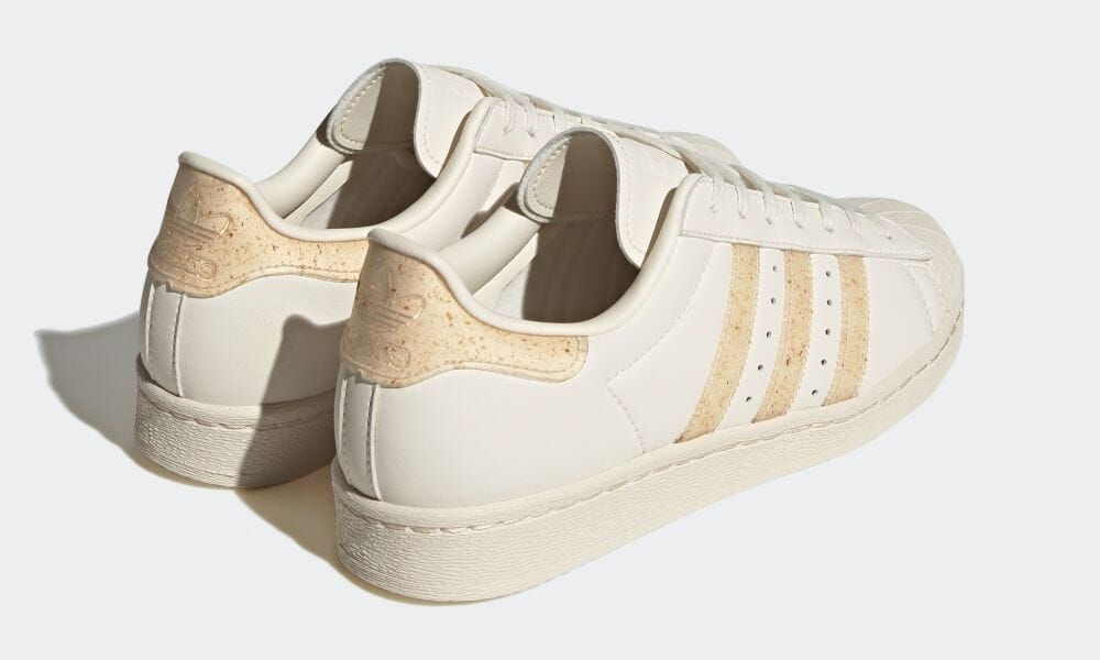 【国内 4/10 発売】ウォッシュ加工を施したような落ち着いた色調のadidas Originals SUPERSTAR 82 “White” (アディダス オリジナルス スーパースター 82 “クラウドホワイト”) [HP3169]